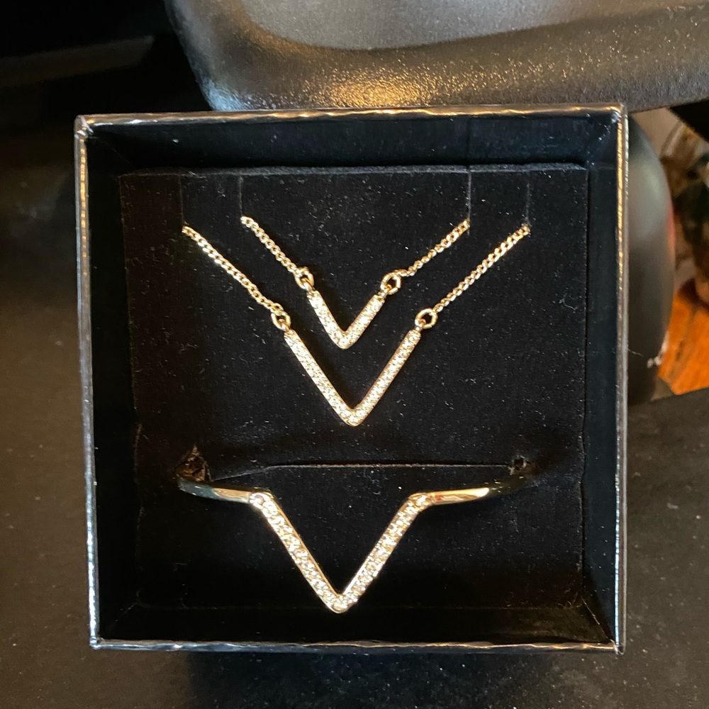 Victoria Secret double V necklace with matching bracelet